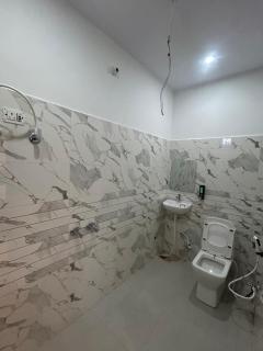 Madhav Guest House - Mathura - 3