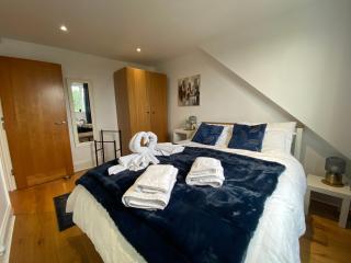 Pinnacle Apartment - 2