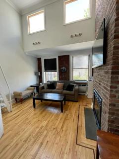 Great Location! Spacious 3BR Loft in Midtown West! - New York - 0
