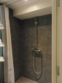 close to norreport & central st 302 - - 7