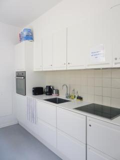 close to norreport & central st 302 - - 5