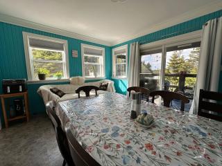 Bermuda Waterfront Ultimate Lakehouse Experience - 4