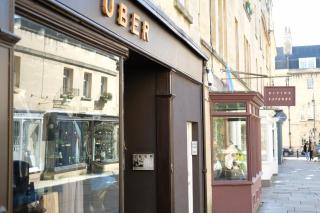 Spacious City Centre Apartment Bath - 4