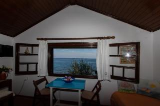 Beachfront Romantica place - Agia Pelagia Chlomou - 7
