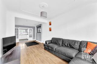 OnSiteStays - 3 bedroom, 2 x space driveway and Wifi - Rainham - 4