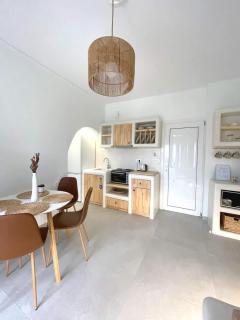 Mayema Cycladic House w Village and Black beach View Santorini - Kamari - 6