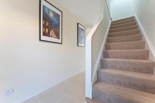 Charming 4-Bed Home, Gloucester, Sleeps 6, Wi-Fi, Parking - 4