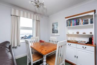Fabulous High Street Townhouse With Stunning Views & Parking at 'Eagles Nest' - 7