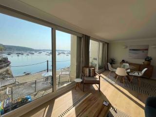 Spectacular Waterfront Views With Parking At 'Mariners Mirror' - Falmouth - 2
