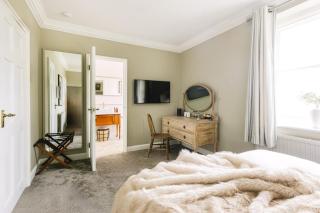 Cotteswold House - 1