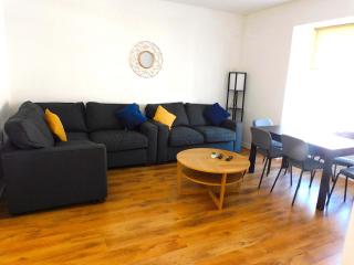 No 9 - Modern 3 Bedroom Apartment in Lanark Town Centre - Lanark - 0