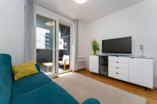 Flora & Dita with free private parking - 0