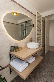 Kejani attic apt Scenic Views, Lux bath, Fast Wi-fi - Segno - 6