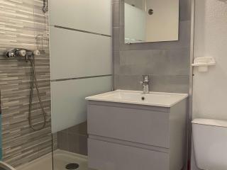 Studio Confort 2* avec 2 Parkings Privés, Proche Thermes, Calme et Bien Équipé - Balaruc-les-Bains - FR-1-553-114 - 4