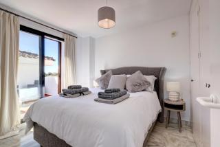 Three Bedroom Townhouse 100 meters from the Beach! - Estepona - 7