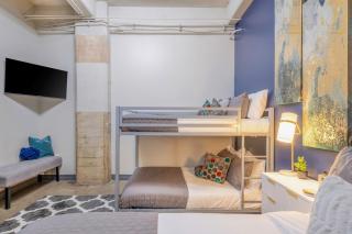 Chic Downtown Industrial loft - 5