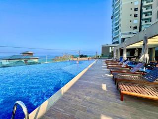 Homeclub com área de lazer, 50m da praia - 0