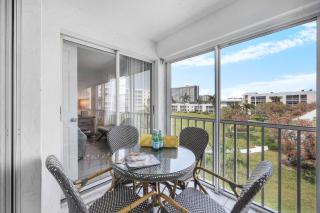 Coastal condo just a short walk away from the beach - 0