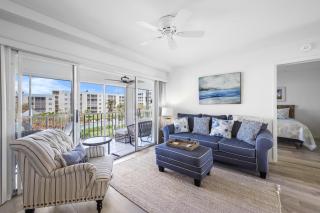 Coastal condo just a short walk away from the beach - 7