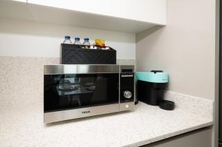 Seafront-side apartment with beach access, pool, gym, high floor - 6