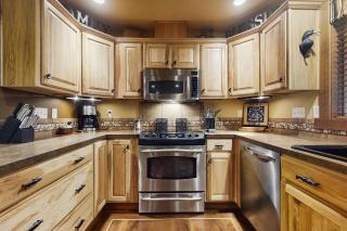 Fireside Escape at Lake Cushman - 4