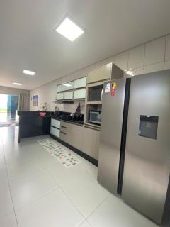 Casa com piscina aquecida a 300m da praia - 4