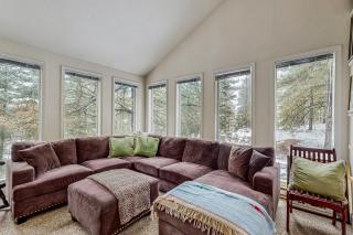 Crown Point Hideaway - Cascade - 9