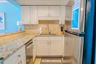 Two Bedroom Ocean View, Perfect for 8 Guests! Sand Dunes 1245 & 1246 - Myrtle Beach - 8