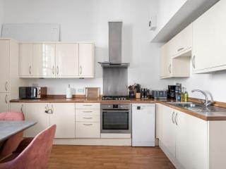 Stylish Open-Plan Living Gem in Victoria Pass the Keys - Londra - 1