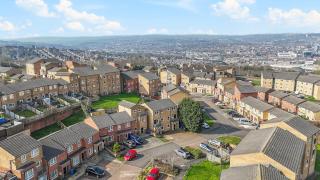 Yasmin's Townhouse - Sleeps upto 10, great for groups with FREE Parking - Hosted by Stay Host Save - 8