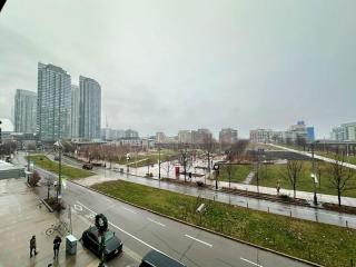 Spacious 2Bdrms & 2Baths with 3 real beds - 1