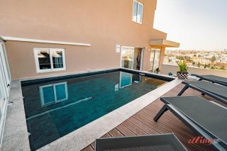 A Stunning Apartment with a Private Heated Pool - St Julian's - 1