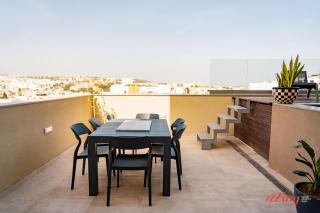 A Stunning Apartment with a Private Heated Pool - St Julian's - 7