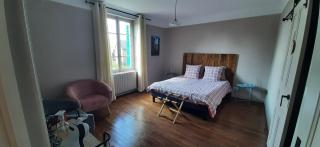 Le Puits Dans La Cour - Saint-Priest-des-Champs - 8