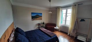 Le Puits Dans La Cour - Saint-Priest-des-Champs - 9