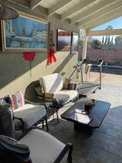 Pool Front Romantic Getaway withPrivate Entry - 2