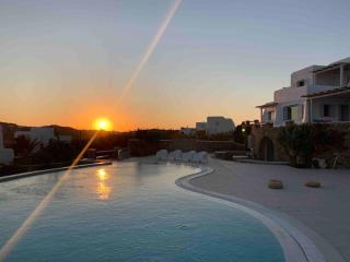 The Mykonian Escape - 8