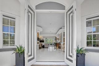 Luxurious Estate 8BR w Heated POOL & GAMEROOM - 24 Guests - Davie - 1