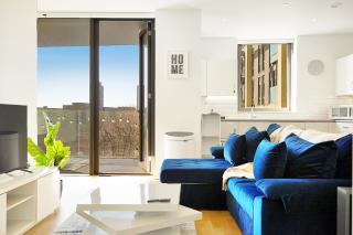 Stunning Flat with Large Balcony overlooking River by CTO Serviced Apartments - Londra - 0