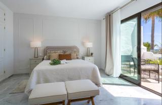 Casa Primera Línea 4 dormitorios - Estepona - 1