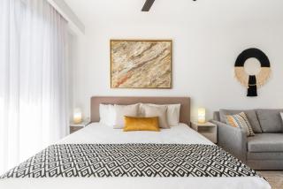 Modern & Cozy Studio with Rooftop Pool & Gym - 6