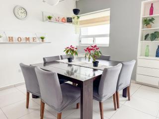 Penthouse w/ Terrace, Grill & City Views - 2