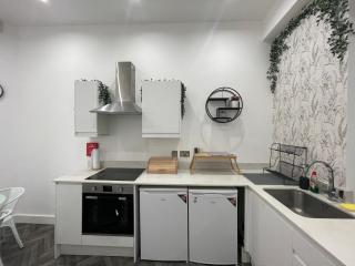 Elegant Urban 2BR Hideaway - Sheffield - 1
