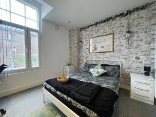 Elegant Urban 2BR Hideaway - Sheffield - 8