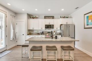 2 Mi to Gulf Home with Sauna, Garden in Panama City - Panama City Beach - 4