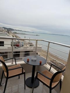 LuxurySeaview Apartment - 3