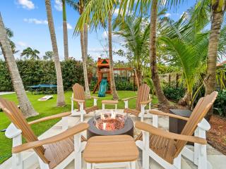 Aqua Haven- Stylish Getaway with Pool and Jacuzzi - Hollywood - 2