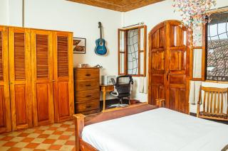 Elegant, Romantic & Kid-Friendly Colonial Home - Granada - 9
