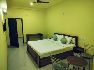 Hotel Golden Buddha Inn Bodhgaya - 1