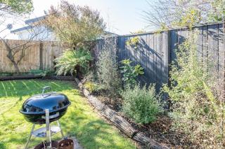 Modern Holiday Home with spa - great for families & dogs - Taupo - 8